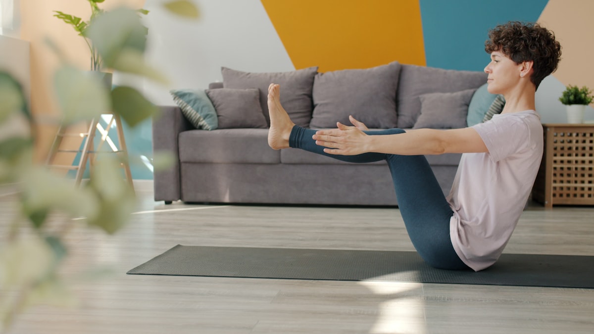 Coordinated breathing technique with pelvic floor engagement